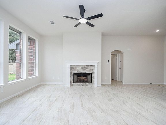 5th image of 1422 Township Ct