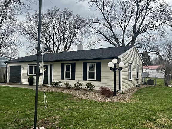3rd image of 4904 Lisbon Cir