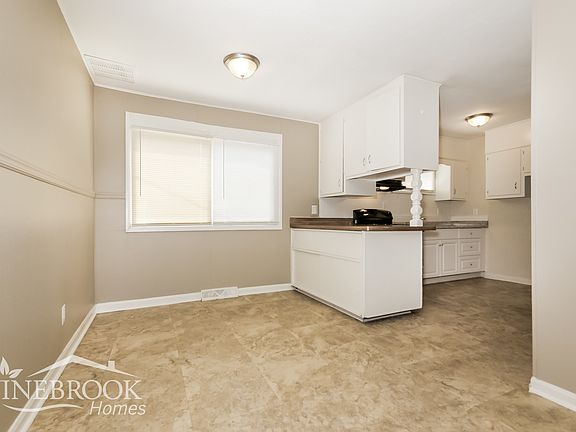 4th image of 11219 McKinley Ave