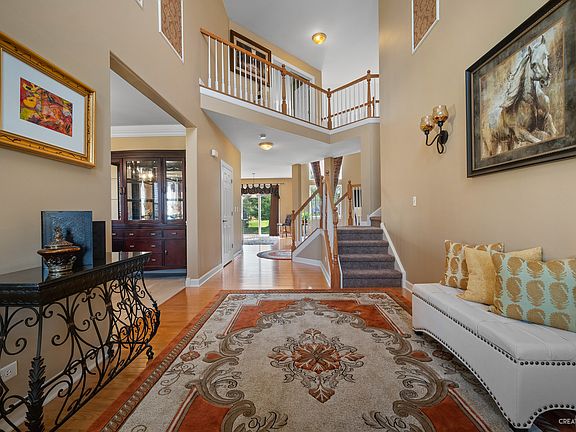3rd image of 693 Western Dr