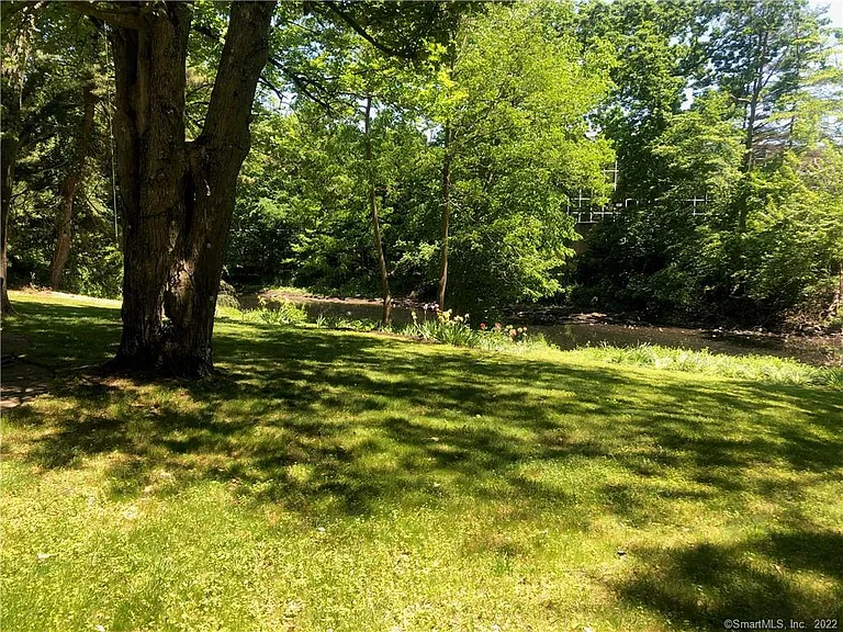 33 Loughran Ave — Photo 19