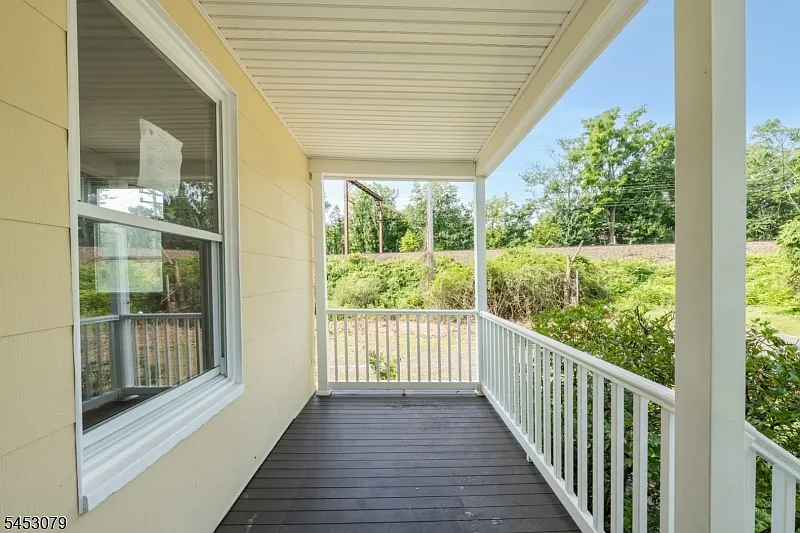 3 bed, 1.5 bath, $3,450 — Photo 3