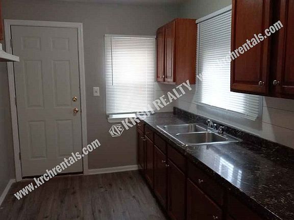 4th image of 12813 Matherson Ave