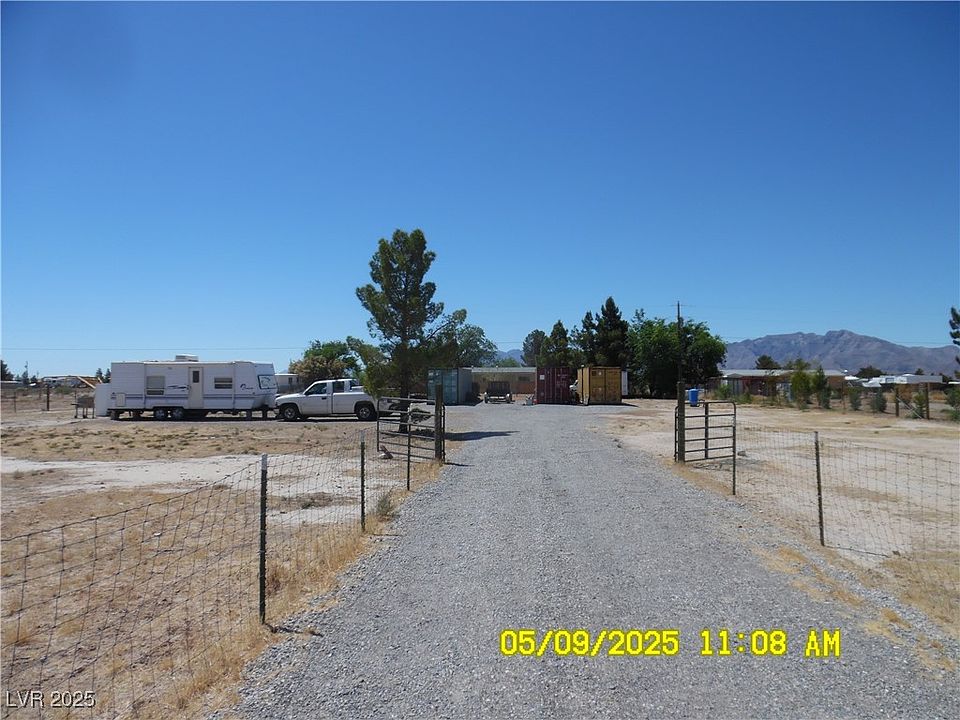 2nd image of 3761 W Dyer Rd