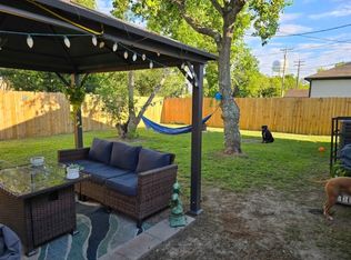 1310 Appomattox Dr, Texas City, TX 77591