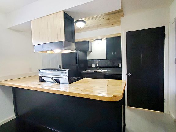 2nd image of 480 Zahn Dr Unit 4