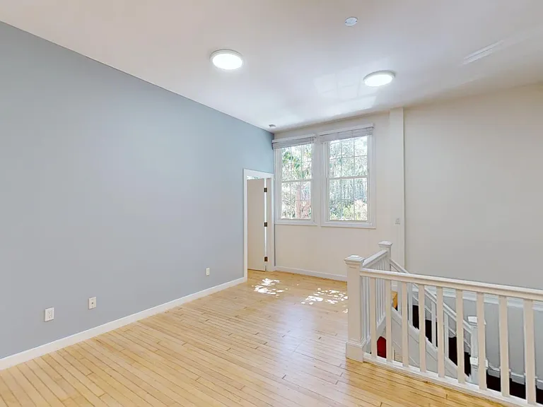 1635 Gough Street — Photo 8