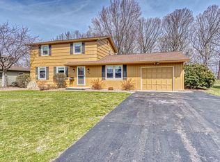 130 Bay Knoll Rd, Rochester, NY 14622