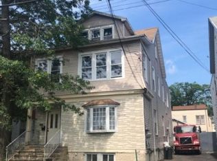 381 Leslie St, Newark, NJ 07112