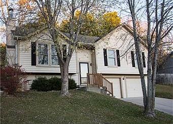 1st image of 1607 S 105th Ter