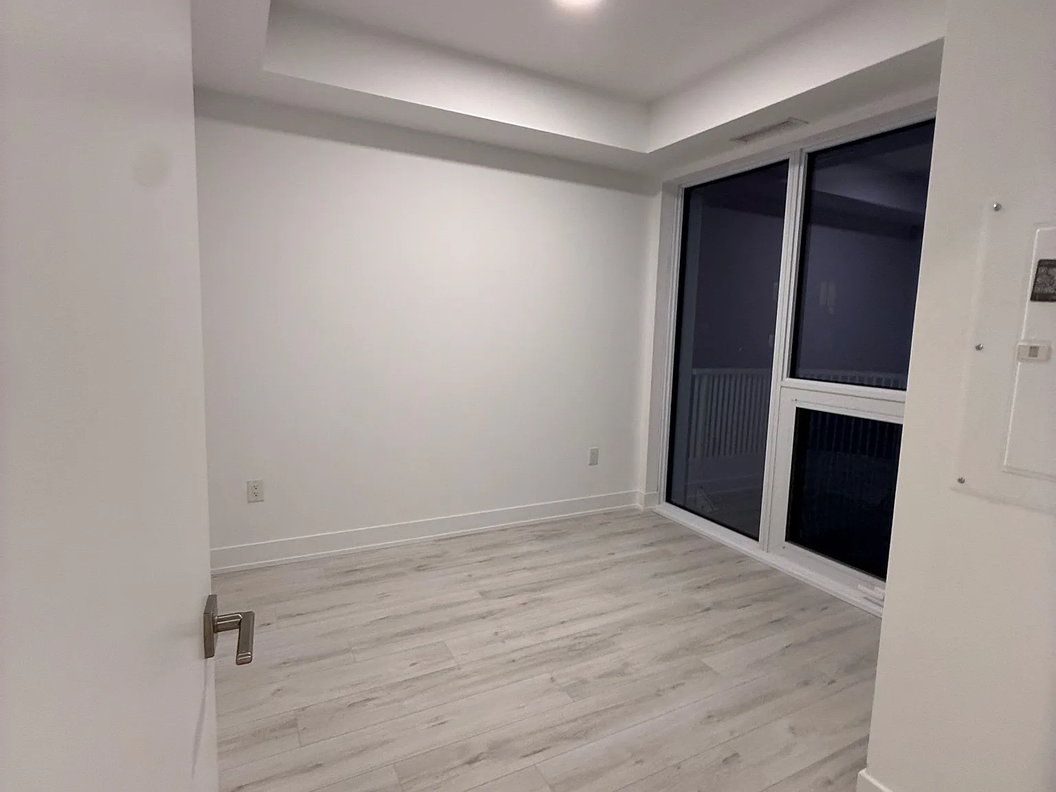 1 bed, $2,285 — Photo 4