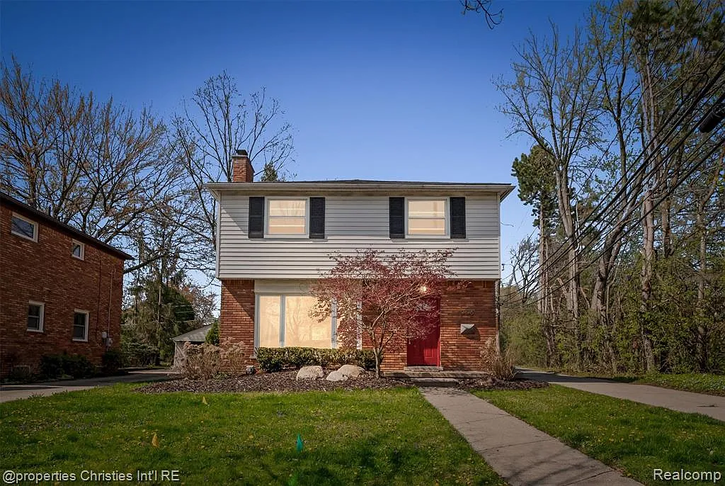 3 bed, 4.0 bath, 2350 sqft, $4,450 — Photo 3