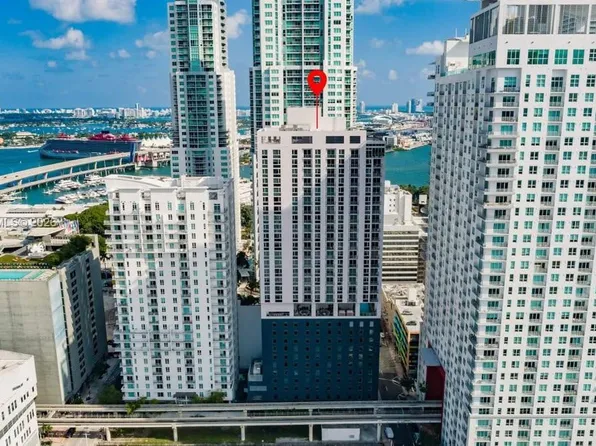 227 NE 2nd St Unit 3001, Miami, FL 33179
