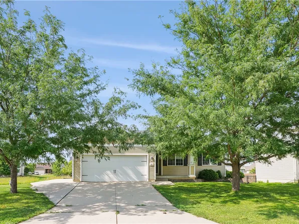 621 SE 13th St, Grimes, IA 50111