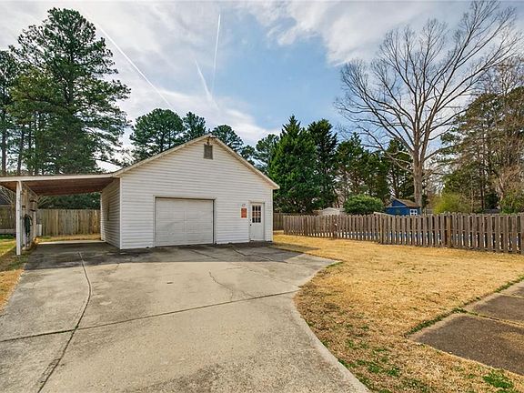 4th image of 217 Cedar Rd