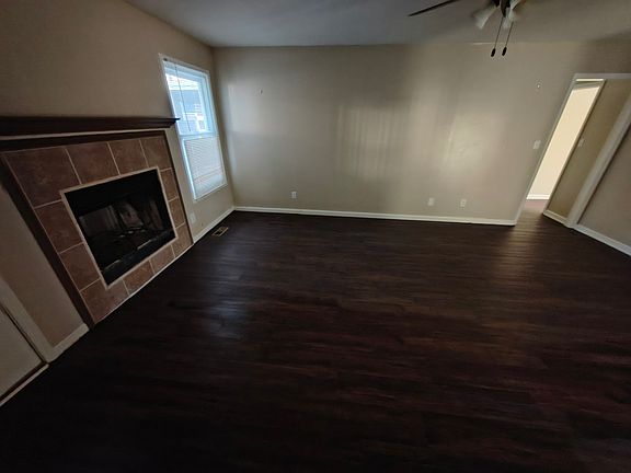 3rd image of 2401 Patterson Rd