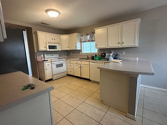 2nd image of 106 N 1st St