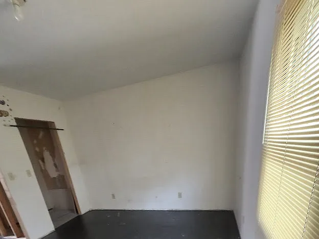 420 W State St — Photo 23