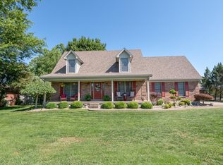 137 Settlers Ct, Shepherdsville, KY 40165
