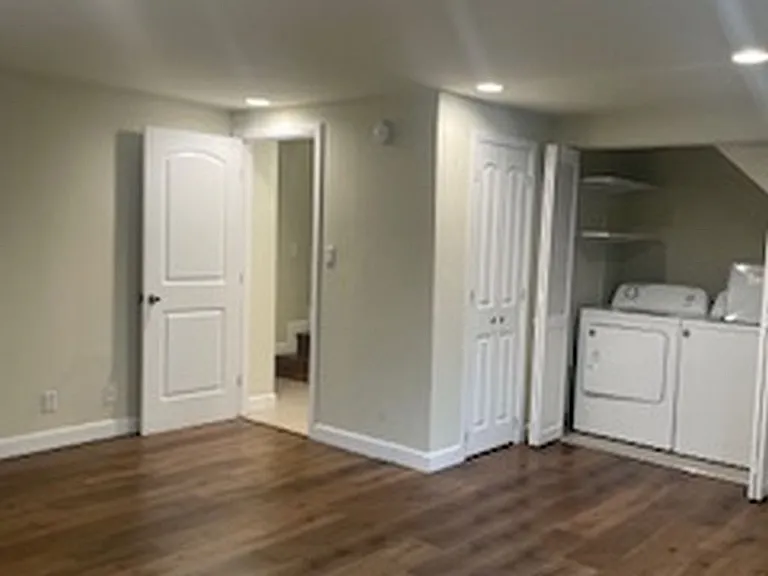 2436 Barry Ave #1 — Photo 2
