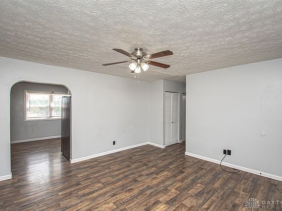3rd image of 1482 Cobblestone St