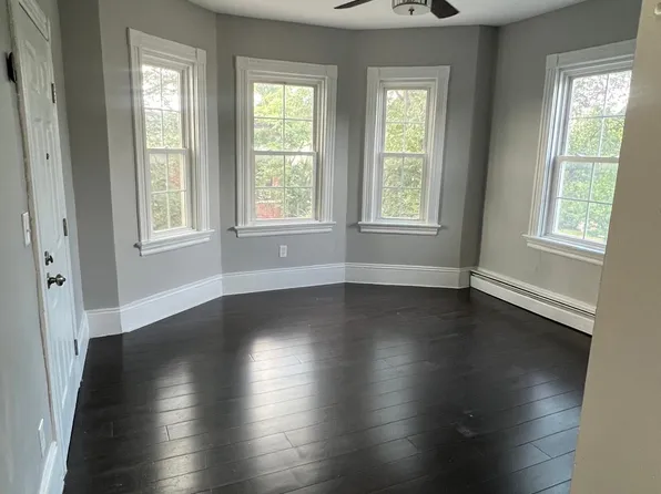 95 Plainfield St #3, Providence, RI 02909