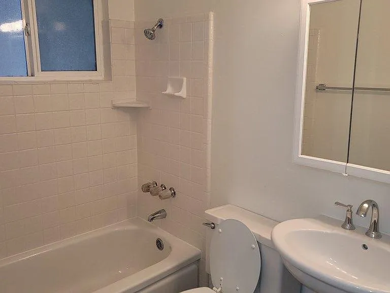 2405 F St — Photo 7