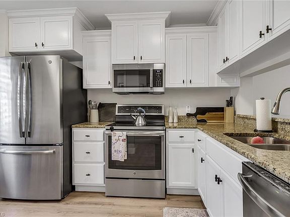 4th image of 3031 Sandpiper Bay CIR #F106