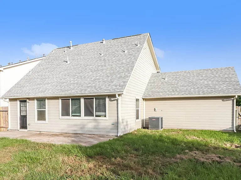 7431 Leightonfield Ct — Photo 17