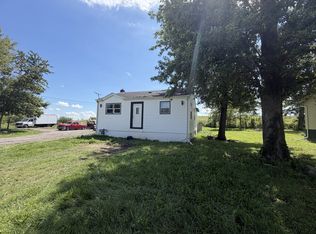 1061 W Goodenow Rd, Beecher, IL 60401