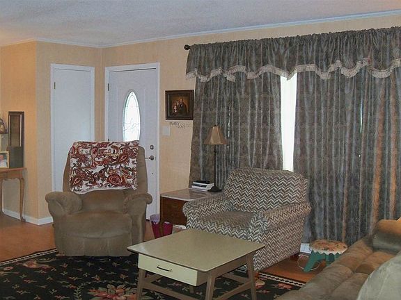 2nd image of 3680 Oakcrest Ave NW