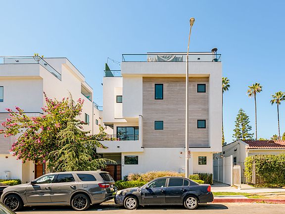 2nd image of 745 N Gramercy Pl