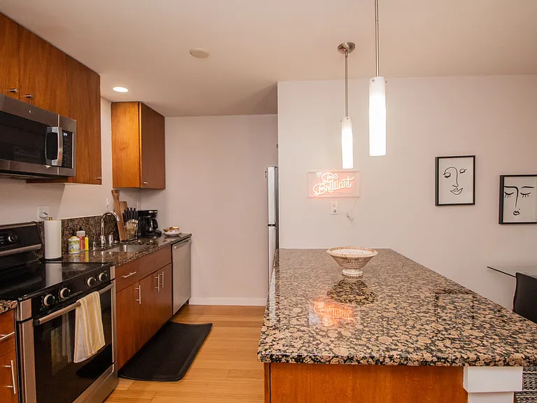 16 Miner St #401 — Photo 8