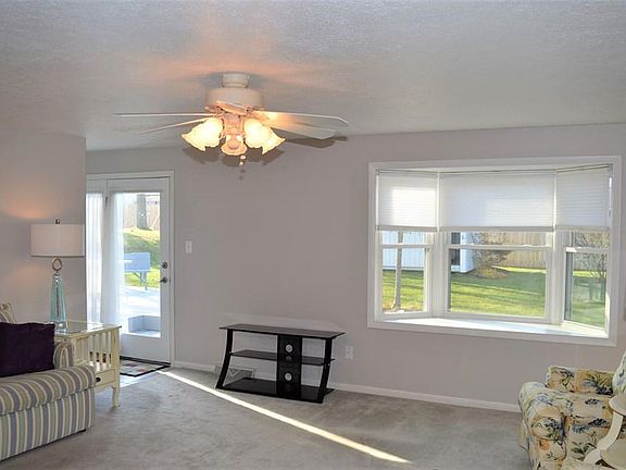 4th image of 1177 Eastview Dr