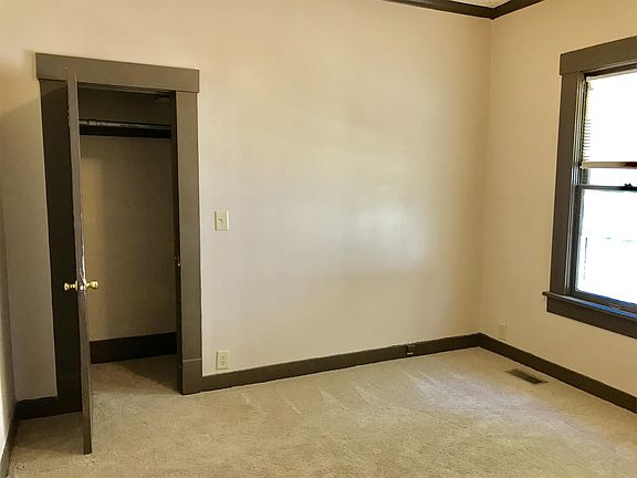 5th image of 1018 W 3rd Ave