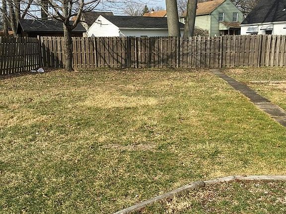 4th image of 80 E Woodland Ave