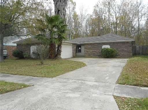 1st image of 2516 English Colony Dr