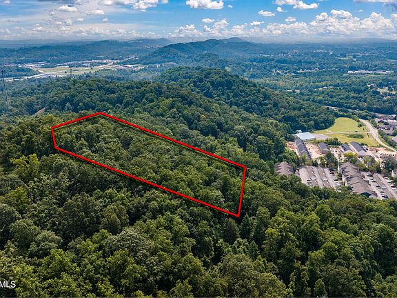5th image of 504 E Beaver Creek Dr