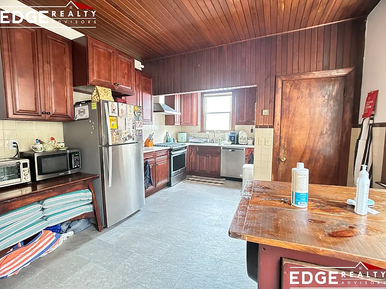 30 Bennett St #1 — Photo 10