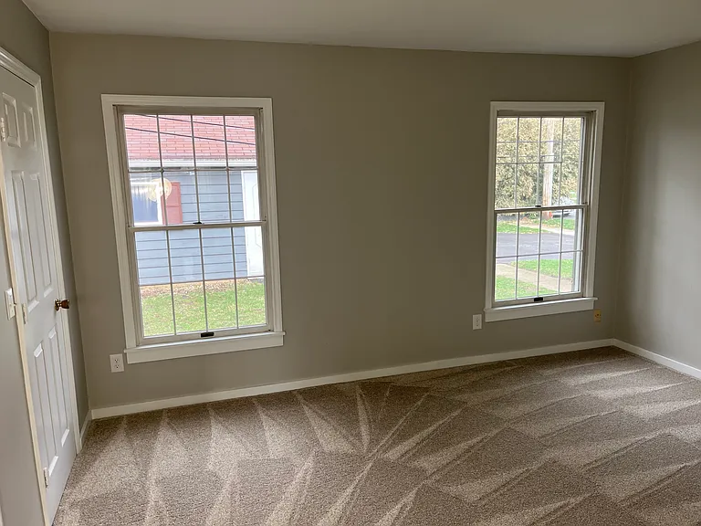 58-60 E Stafford Ave #58 — Photo 10