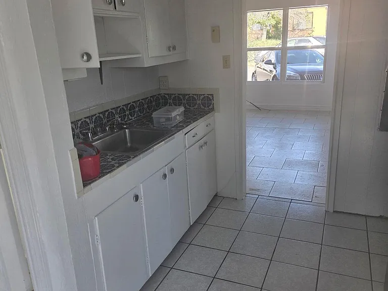 4642 Walter Ln #B — Photo 7