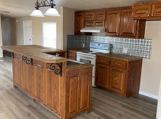 820 Depot, Meridian, TX 76665