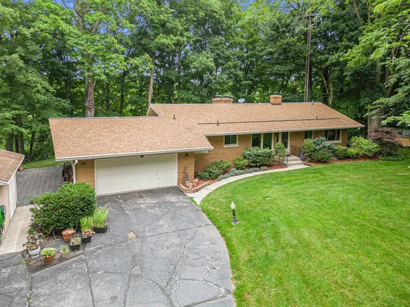 4683 E Hillcrest Dr, Berrien Springs, MI 49103