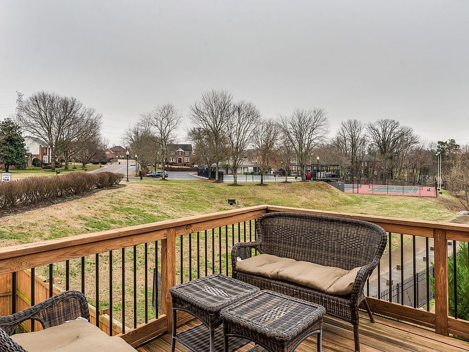 2nd image of 1733 Forrest Crossing Cir