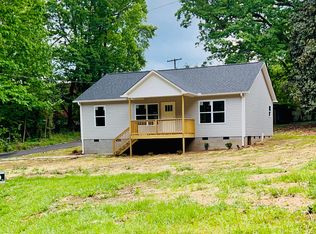 375 Woodside Ln, Spartanburg, SC 29302