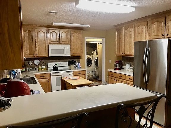 4th image of 17 Franklin Dr