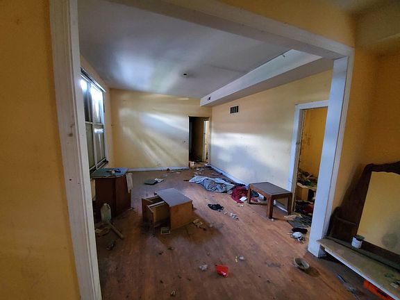 3rd image of 5301 S Marshfield Ave