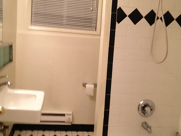 1430 SW Moss St — Photo 17