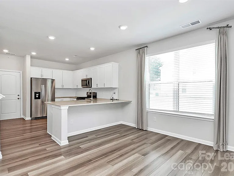 720 Herlong Ave — Photo 10