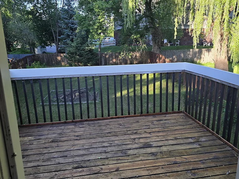 1043 Eastview Cir — Photo 7